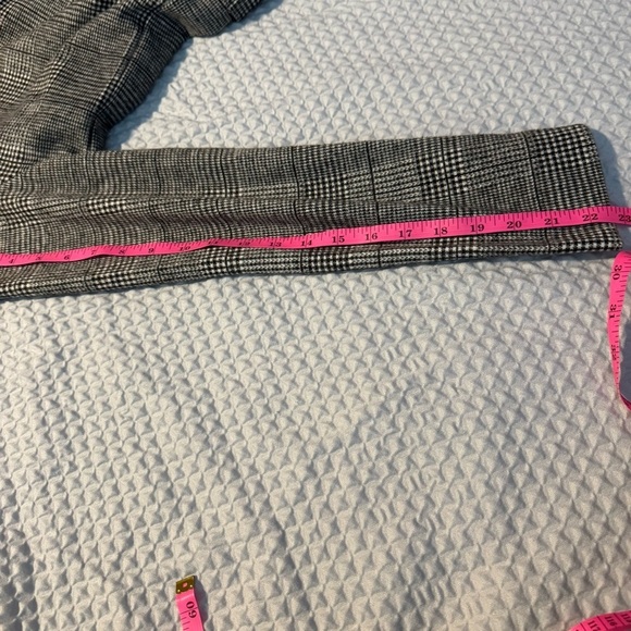 Banana Republic Black and White Plaid Blazer |Very Good Condition - Picture 8 of 8